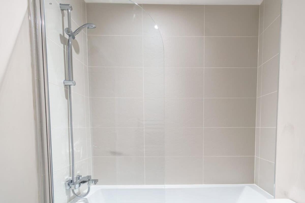 Contemporary 1 Bed Flat - Sleeps 3 Apartamento Manchester